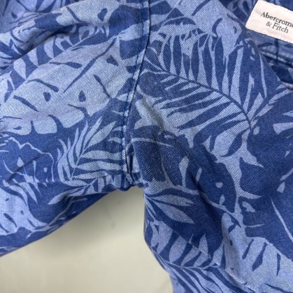 Men's Abercombie & Fitch blue tropical floral drawstring 3 pocket shorts - Picture 3 of 8